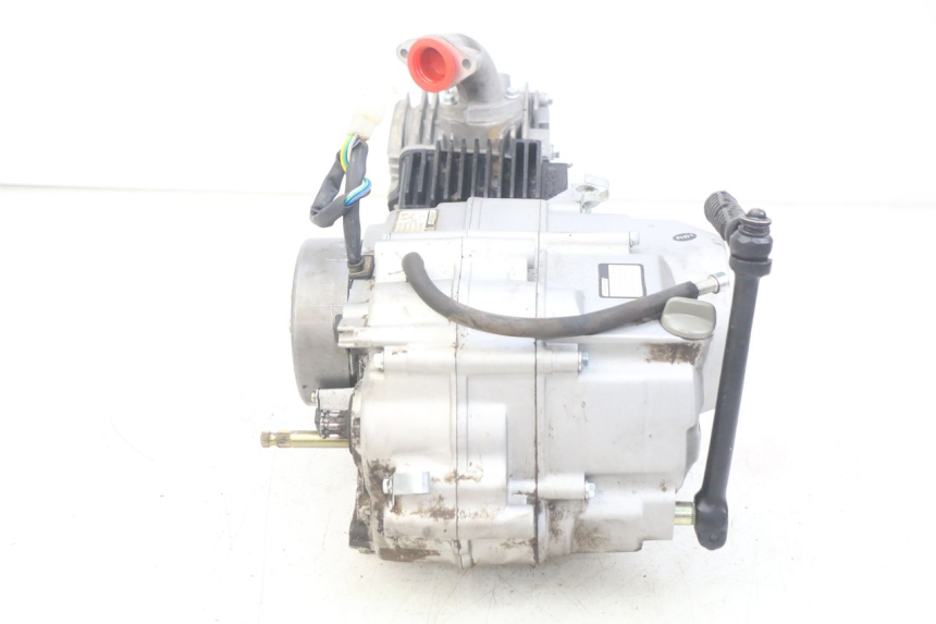 photo de MOTOR APOLLO RFZ 125 - Outro ângulo de visão