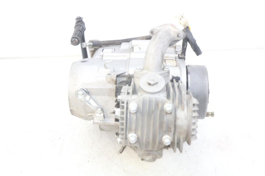 photo de MOTOR APOLLO RFZ 125 - Estado da superfície