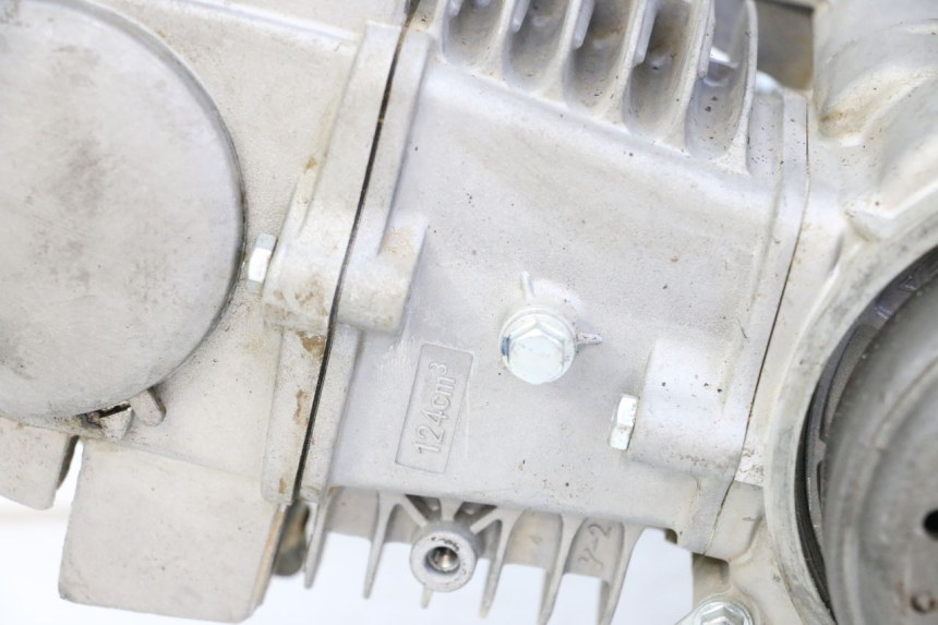 photo de MOTOR APOLLO RFZ 125 - Vista de perto