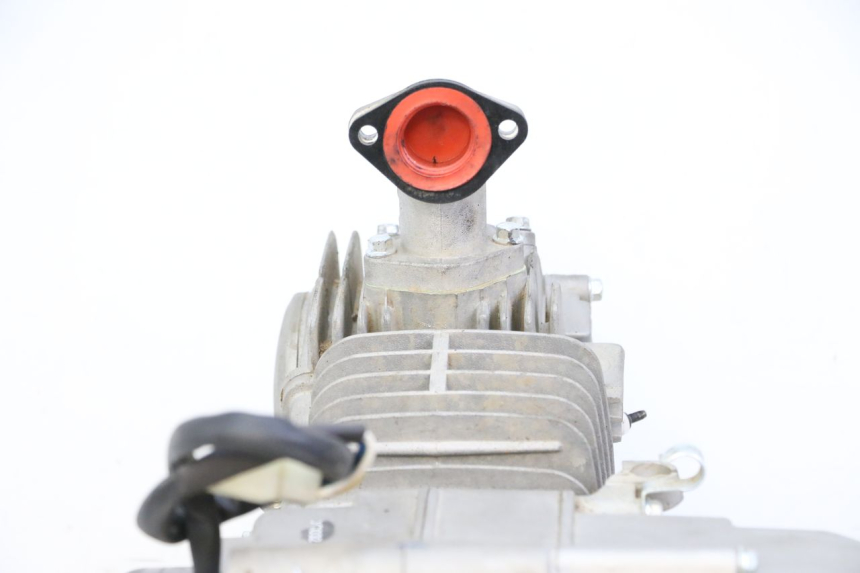 photo de MOTOR APOLLO RFZ 125 - Estado da superfície