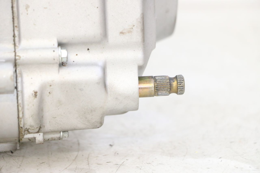 photo de MOTOR APOLLO RFZ 125 - Detalhes característicos