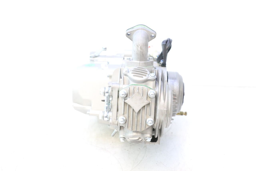 photo de MOTOR APOLLO RFZ 150 - Vista geral