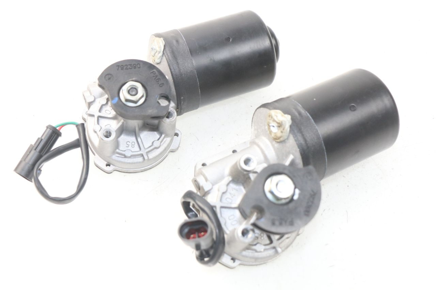 photo de MOTOR ROLL LOCK PEUGEOT METROPOLIS 400 (2017 - 2020) - Vista geral