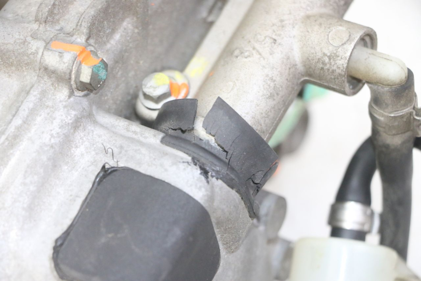photo de MOTOR ROLL LOCK PIAGGIO MP3 LT 300 (2010 - 2016) - Outro ângulo de visão