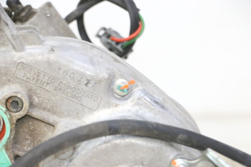 photo de MOTOR ROLL LOCK PIAGGIO MP3 LT 300 (2010 - 2016) - Ângulo alternativo