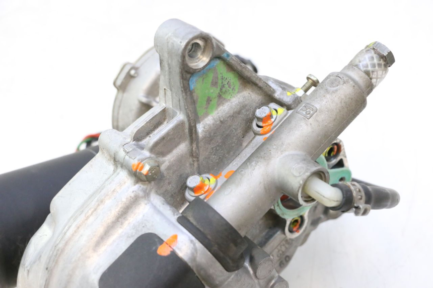 photo de MOTOR ROLL LOCK PIAGGIO MP3 LT 300 (2010 - 2016) - Pontos de fixação