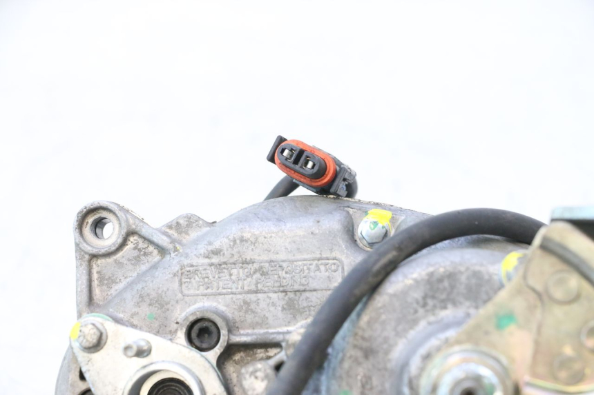 photo de MOTOR ROLL LOCK PIAGGIO MP3 500 (2016 - 2018) - Vista de perto