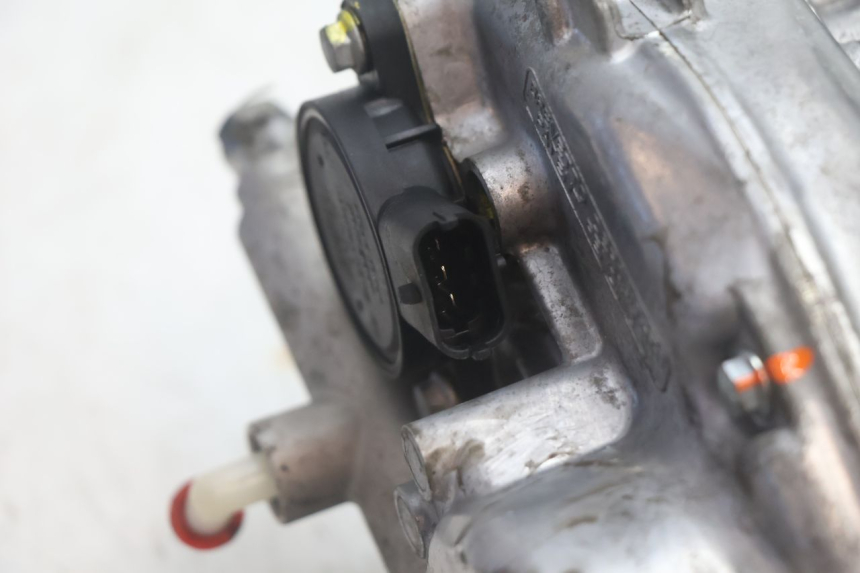 photo de MOTOR ROLL LOCK PIAGGIO MP3 125 (2006 - 2014) - Zoom do estado de desgaste