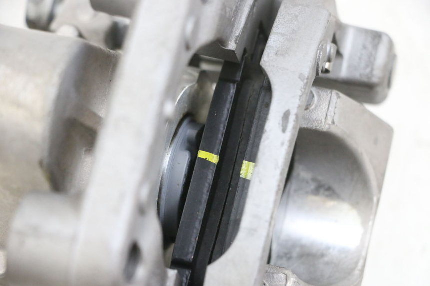 photo de MOTOR ROLL LOCK YAMAHA TRICITY 300 (2020 - 2024) - Vista geral