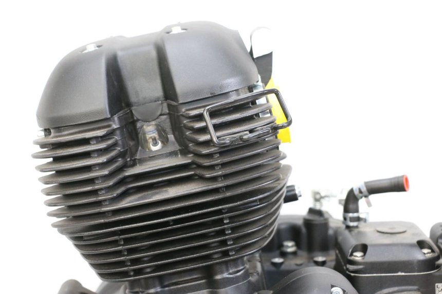 photo de MOTOR ROYAL ENFIELD CONTINENTAL GT 650 (2019 - 2024) - Ângulo alternativo