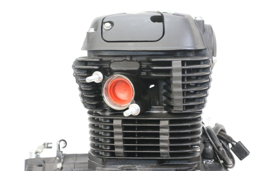 photo de MOTOR ROYAL ENFIELD SCRAM 411 (2022 - 2024) - Ampliação dos componentes