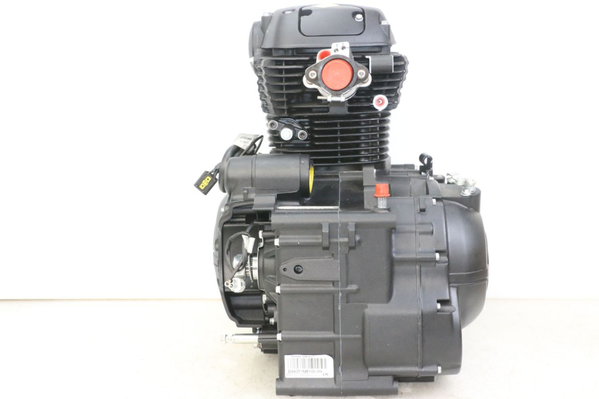 photo de MOTOR ROYAL ENFIELD SCRAM 411 (2022 - 2024) - Estado da superfície