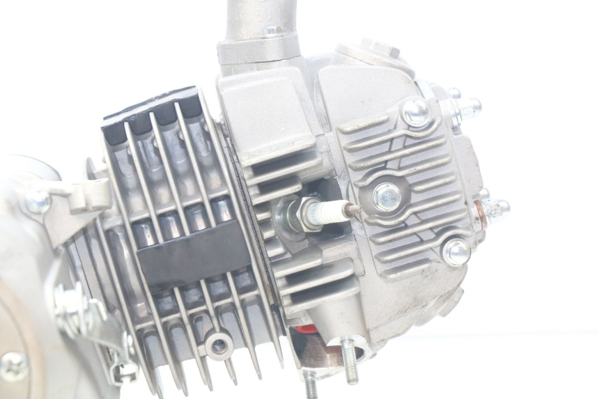 photo de MOTOR APOLLO RXF 125 - Estado da superfície