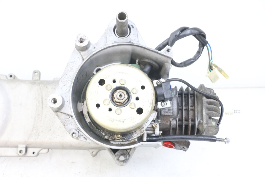 photo de MOTOR KEEWAY RY6 2T 50 (2011 - 2019) - Vista de perto