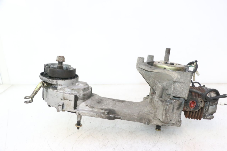 photo de MOTOR KEEWAY RY6 2T 50 (2011 - 2019) - Pontos de fixação