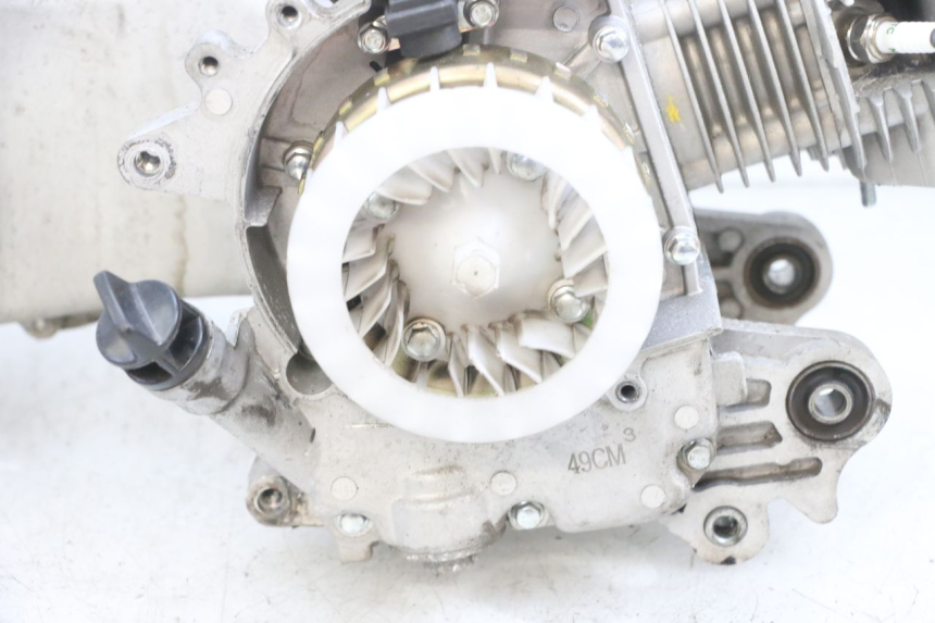 photo de MOTOR JM MOTORS SANTANA EVO 50 (2024 - 2026) - Detalhes característicos