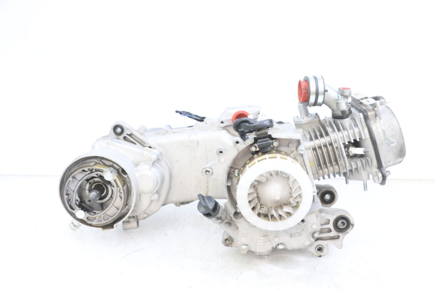 photo de MOTOR JM MOTORS SANTANA EVO 50 (2024 - 2026) - Vista de perto