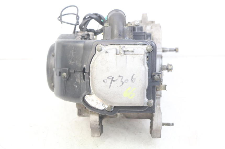 photo de MOTOR JM MOTORS SANTANA 50 (2014 - 2023) - Detalhes característicos