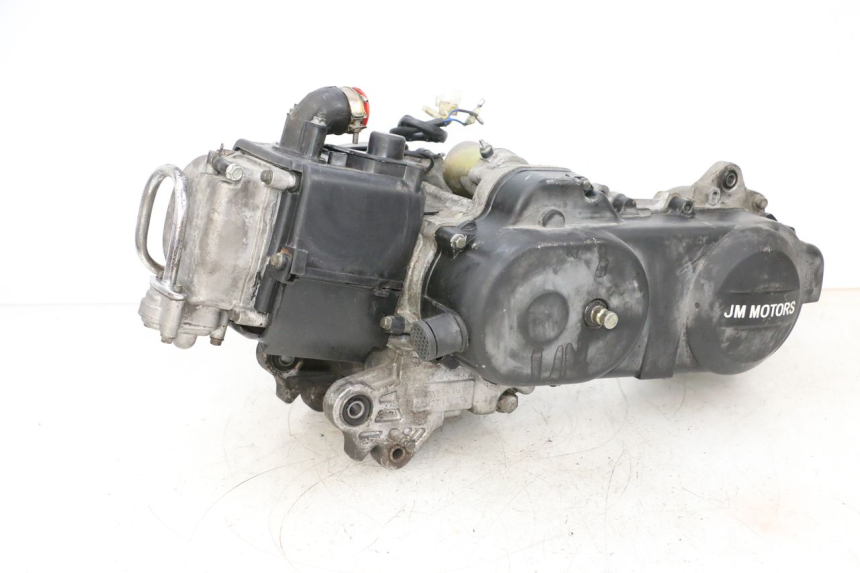 photo de MOTOR JM MOTORS SANTANA 50 (2014 - 2023) - Detalhes característicos