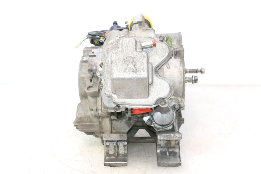 photo de MOTOR PEUGEOT SATELIS 125 (2013 - 2018) - Outro ângulo de visão
