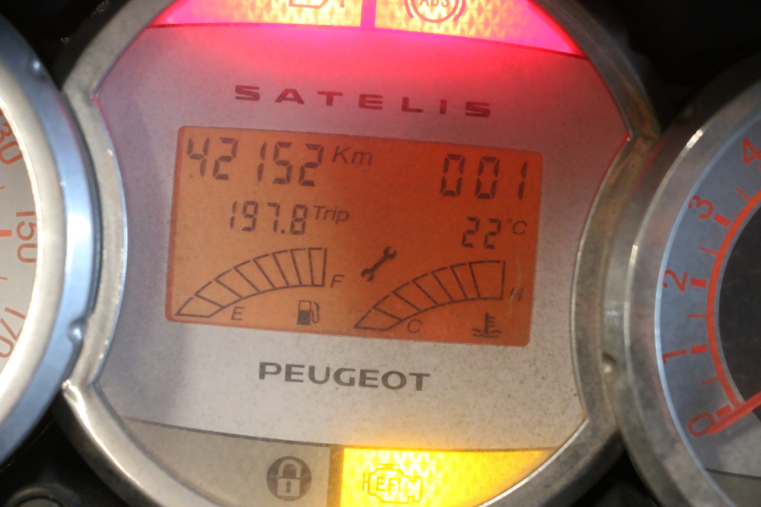 photo de MOTOR PEUGEOT SATELIS 125 (2006 - 2009) - Zoom do estado de desgaste