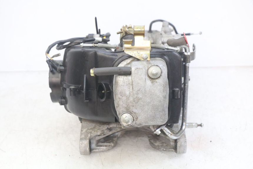 photo de MOTOR HONDA SCV LEAD 100 (2003 - 2007) - Detalhes característicos