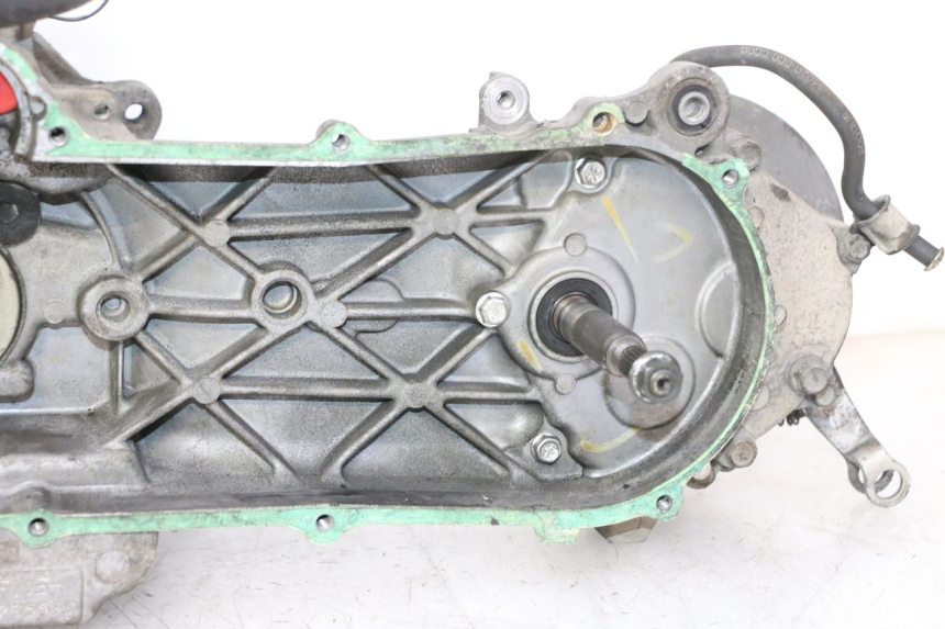 photo de MOTOR HONDA SCV LEAD 100 (2003 - 2007) - Vista de perto