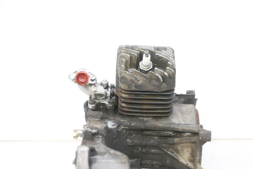 photo de MOTOR PEUGEOT SPEEDAKE 50 (1995 - 1997) - Detalhes característicos
