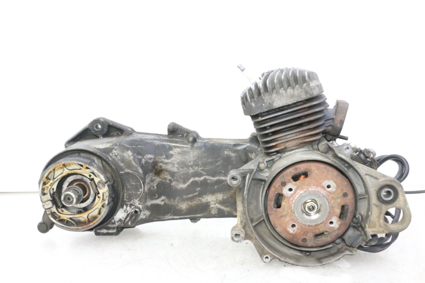 photo de MOTOR PEUGEOT SPEEDAKE 50 (1995 - 1997) - Inspeção visual