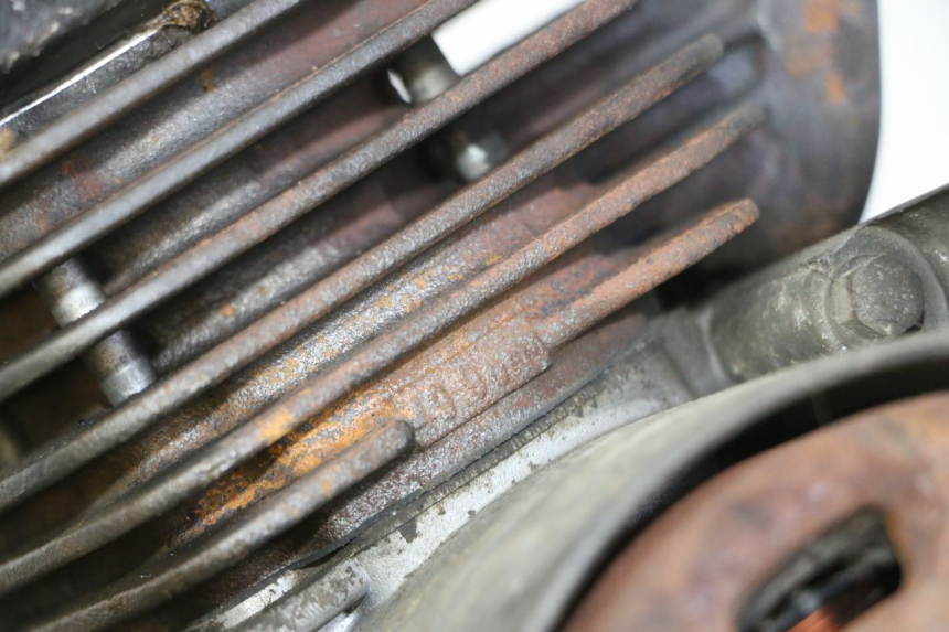 photo de MOTOR PEUGEOT SPEEDAKE 50 (1995 - 1997) - Outro ângulo de visão