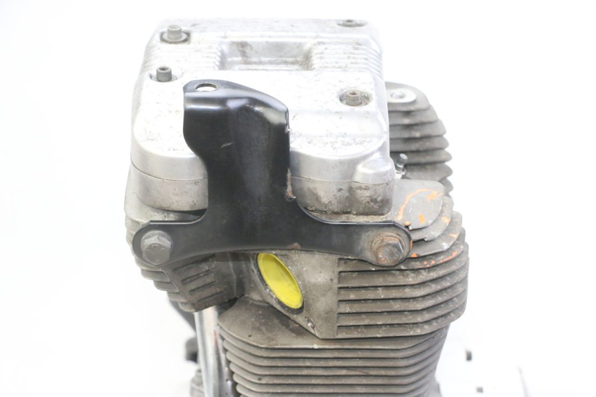 photo de MOTOR HARLEY DAVIDSON SPORTSTER XL CUSTOM 883 (1999 - 2006) - Estado da superfície