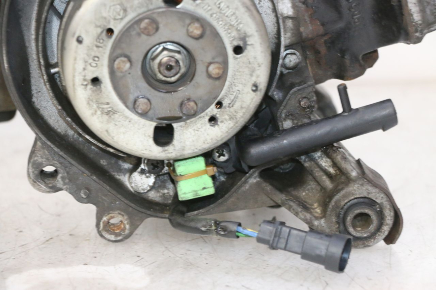 photo de MOTOR APRILIA SR R 2T LC 50 (2018 - 2021) - Ângulo alternativo
