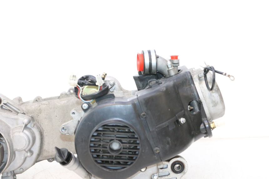 photo de MOTOR VASTRO STREET S 50 (2016 - 2021) - Detalhes característicos