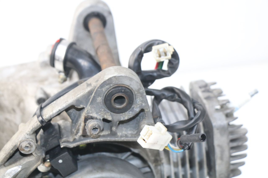 photo de MOTOR PEUGEOT STREETZONE 2T 50 (2014 - 2019) - Estado da superfície