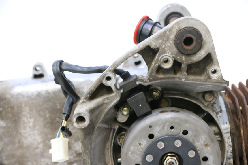 photo de MOTOR PEUGEOT STREETZONE NAKED 2T 50 (2014 - 2018) - Inspeção visual
