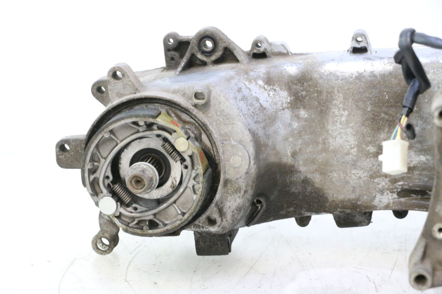 photo de MOTOR PEUGEOT STREETZONE NAKED 2T 50 (2014 - 2018) - Ângulo alternativo