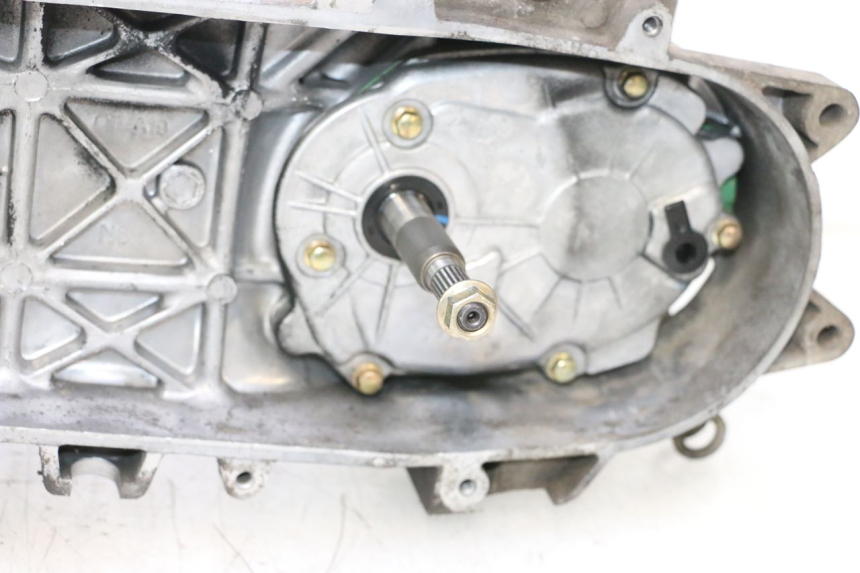 photo de MOTOR PEUGEOT STREETZONE NAKED 2T 50 (2014 - 2018) - Outro ângulo de visão