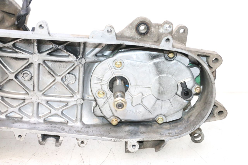 photo de MOTOR PEUGEOT STREETZONE NAKED 2T 50 (2014 - 2018) - Pontos de fixação