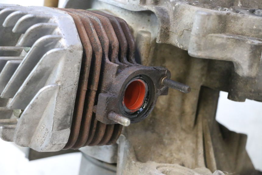 photo de MOTOR PEUGEOT STREETZONE NAKED 2T 50 (2014 - 2018) - Ampliação técnica