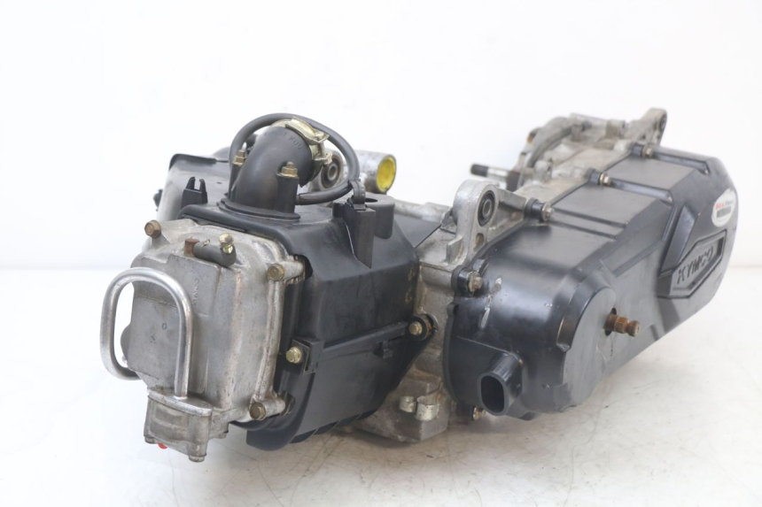 photo de MOTOR KYMCO SUPER 8 125 (2008 - 2015) - Outro ângulo de visão