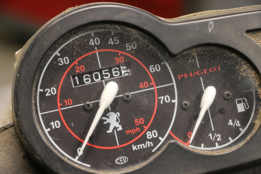 photo de MOTOR PEUGEOT TKR TREKKER FURIOUS 50 (2005 - 2014) - Outro ângulo de visão
