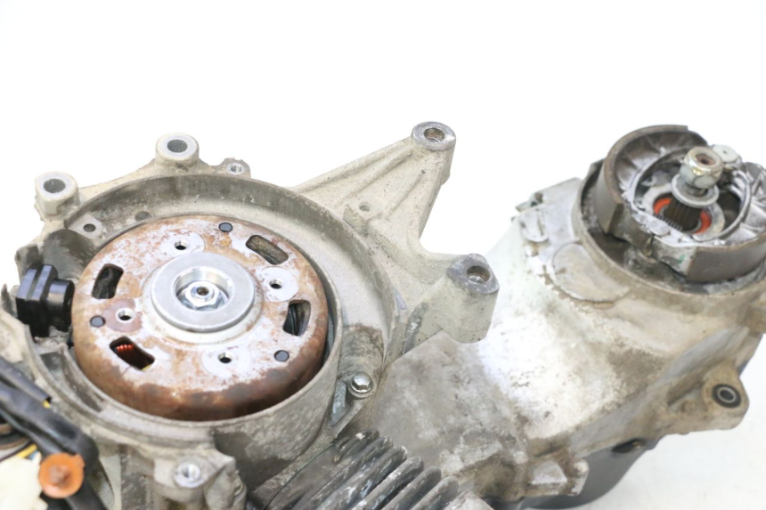 photo de MOTOR PEUGEOT TKR TREKKER FURIOUS 50 (2005 - 2014) - Outro ângulo de visão
