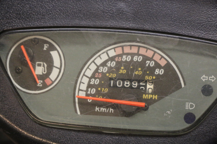 photo de MOTOR BAOTIAN TRAVEL SPIRIT 50 (2010 - 2012) - Zoom do estado de desgaste