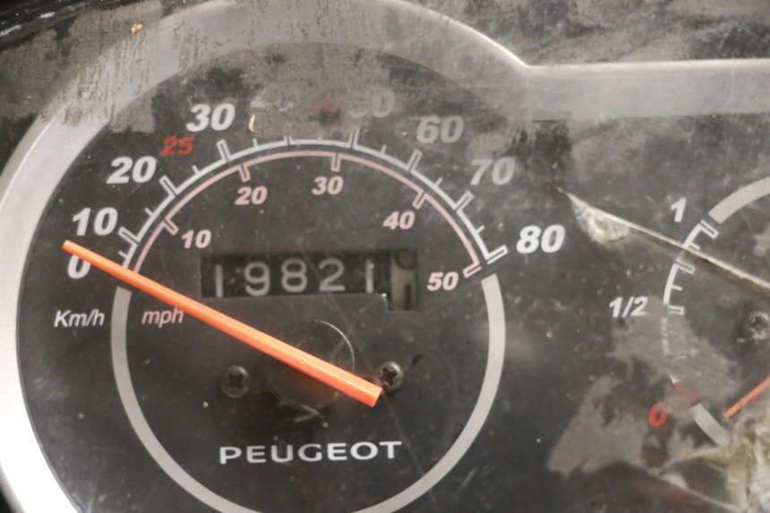 photo de MOTOR PEUGEOT TWEET 4T 50 (2018 - 2022) - Zoom do estado de desgaste