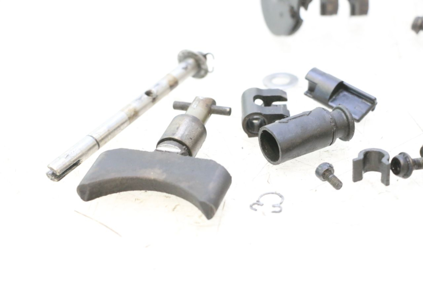 photo de MOTOR VÁLVULA DE ESCAPE YAMAHA WAVE RUNNER GP R 1200 (2000 - 2003) - Pontos de fixação