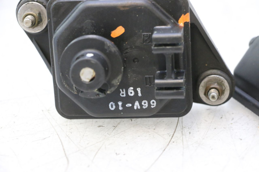 photo de MOTOR VÁLVULA DE ESCAPE YAMAHA WAVE RUNNER GP R 1200 (2000 - 2003) - Estado da superfície