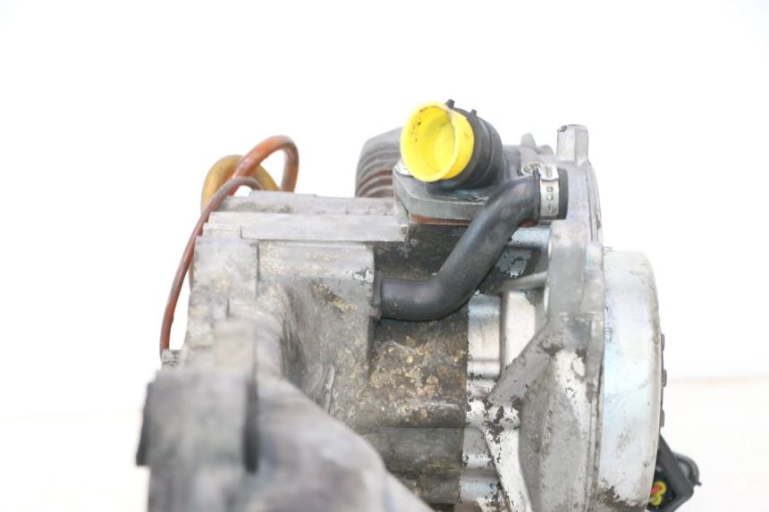 photo de MOTOR PIAGGIO VESPA LX 2T 50 (2005 - 2013) - Outro ângulo de visão