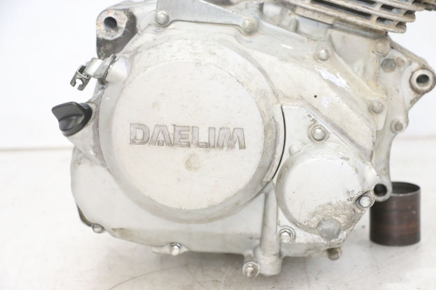 photo de MOTOR DAELIM VJ ROADWIN FI 125 (2008 - 2017) - Ampliação dos componentes