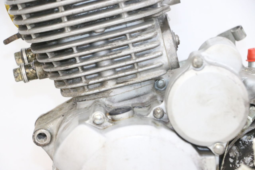 photo de MOTOR DAELIM VJ ROADWIN FI 125 (2008 - 2017) - Pontos de fixação