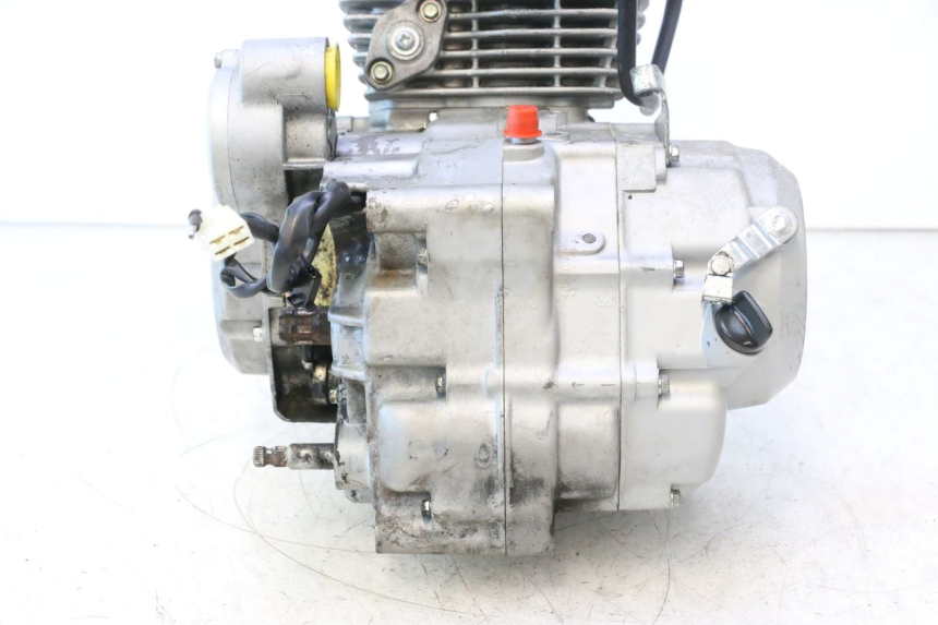 photo de MOTOR DAELIM VJ ROADWIN 125 (2004 - 2007) - Vista de perto
